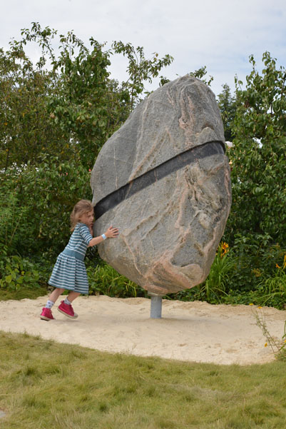 Spinning boulder in action